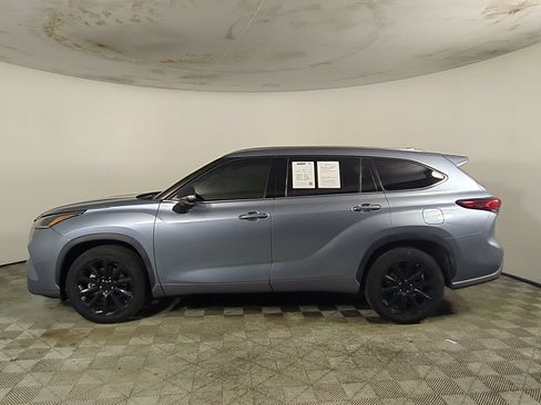 Used 2021 Toyota Highlander XLE FWD image 8