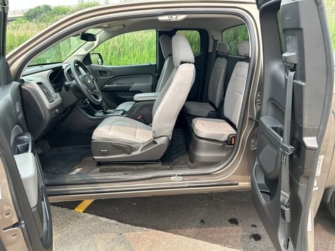 Used 2016 Chevrolet Colorado W/T w/ WT Convenience Package RWD image 17