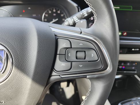 Used 2023 Buick Envision Preferred image 36