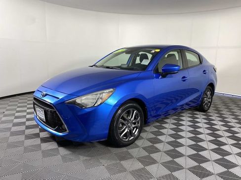 Used 2019 Toyota Yaris LE FWD image 4