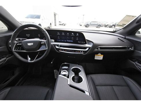 New 2026 Cadillac Lyriq Luxury AWD/4WD image 9