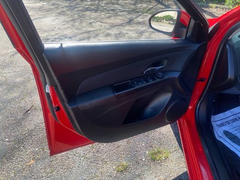 Used 2016 Chevrolet Cruze LT image 10