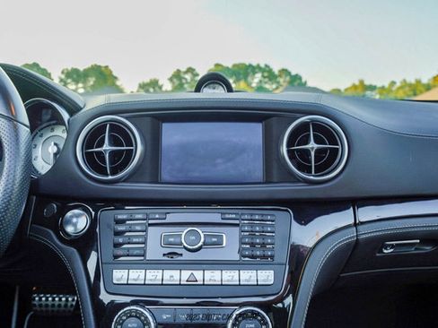 Used 2015 Mercedes-Benz SL 550 image 37