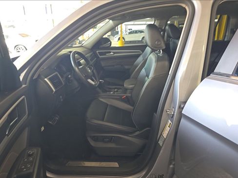 Used 2021 Volkswagen Atlas SE w/ Panoramic Sunroof Package AWD/4WD image 7