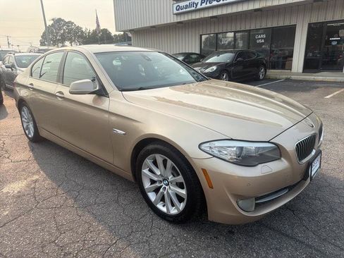 Used 2011 BMW 528i Sedan RWD image 2