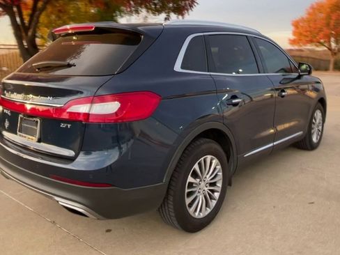 Used 2017 Lincoln MKX Select w/ Enhanced Security Package image 12