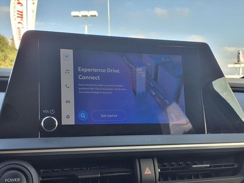 Used 2024 Toyota Prius LE image 17