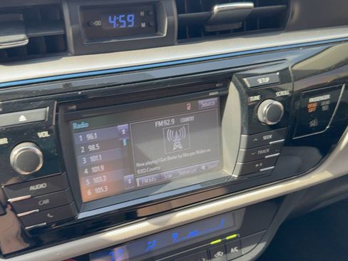 Used 2016 Toyota Corolla LE FWD image 30