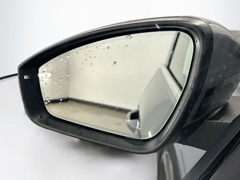 Used 2022 Audi Q4 e-tron Prestige image 16