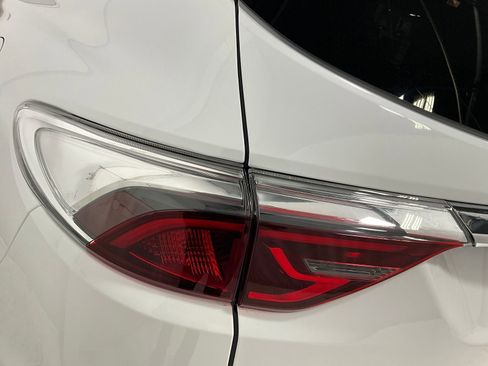 Used 2024 Buick Enclave Premium image 28