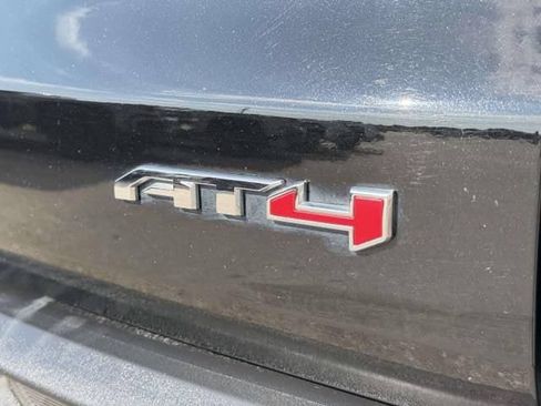 Used 2025 GMC Acadia AT4 w/ Luxury Package AWD/4WD image 8