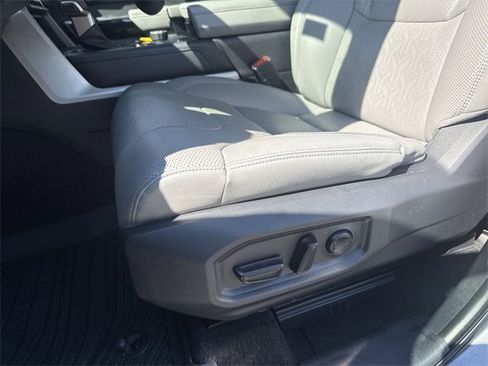 Used 2022 Toyota Tundra Limited image 12