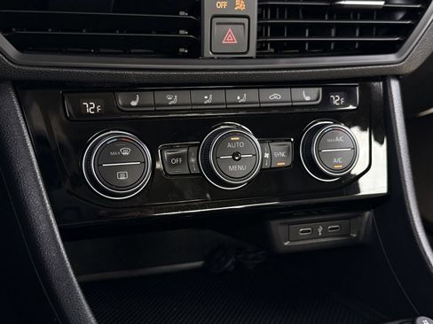 Used 2020 Volkswagen Jetta R-Line image 19