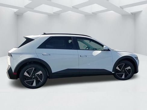 New 2025 Hyundai Ioniq 5 SEL image 4