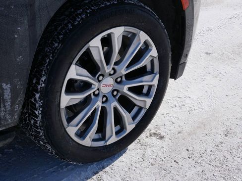 Used 2024 GMC Yukon Denali w/ Denali Reserve Package image 9