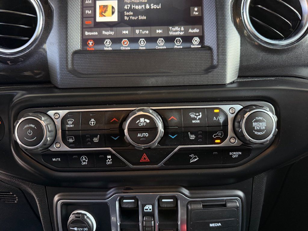 Used 2020 Jeep Wrangler Unlimited Sahara AWD/4WD image 17