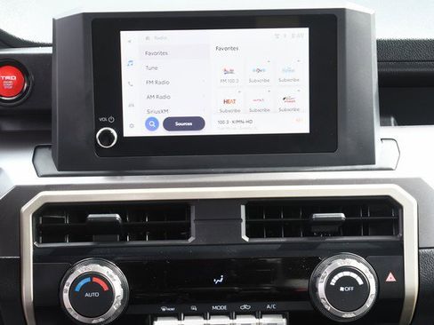 Certified 2025 Toyota Tacoma TRD Sport image 19