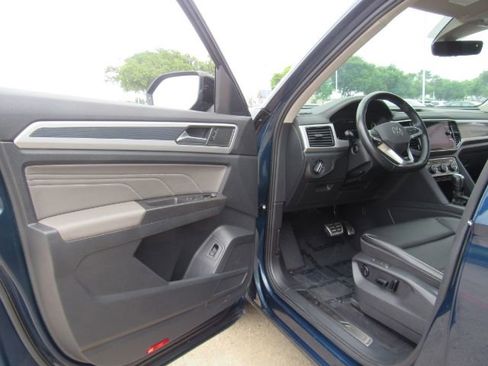 Used 2022 Volkswagen Atlas SEL R-Line image 19