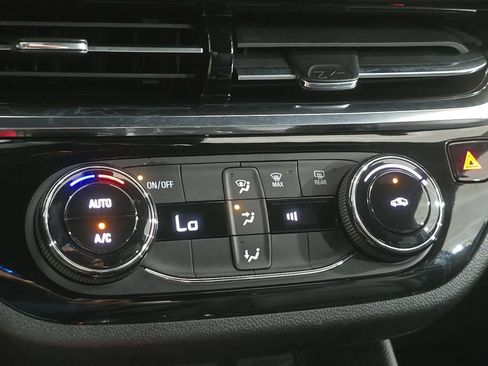 Used 2024 Buick Envista Sport Touring FWD image 21
