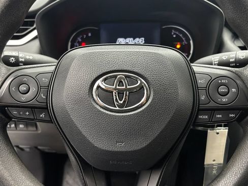 Used 2023 Toyota RAV4 LE AWD/4WD image 19