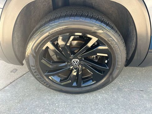 Used 2023 Volkswagen Atlas SE w/ Black Wheel Package image 27