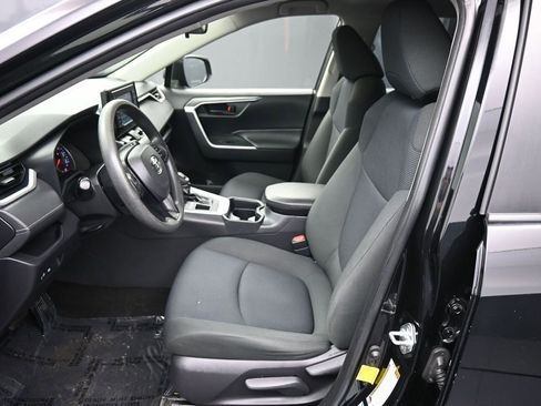Used 2019 Toyota RAV4 LE w/ All Weather Liner Package AWD/4WD image 18