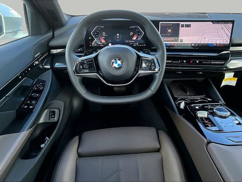 Used 2026 BMW 530i RWD image 5