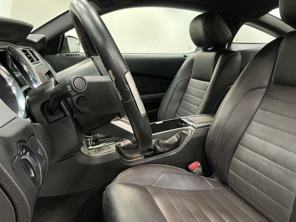 Used 2013 Ford Mustang Premium RWD image 10