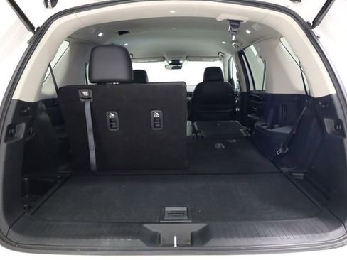 Used 2025 Honda Pilot EX-L image 33