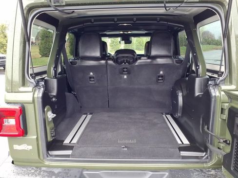 Used 2021 Jeep Wrangler Unlimited Sahara AWD/4WD image 18