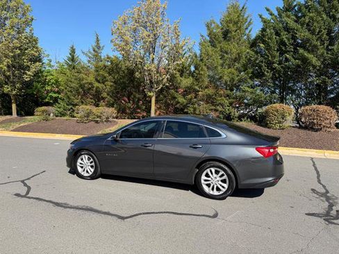 Used 2016 Chevrolet Malibu LT image 3