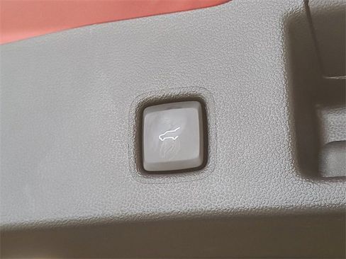 Used 2024 Ford Escape Platinum image 9