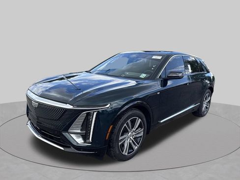 Used 2024 Cadillac Lyriq Luxury w/ LPO, Floor Liner Package RWD image 10
