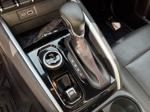 Used 2023 Chevrolet Colorado Z71 w/ Z71 Convenience Package 2 image 28