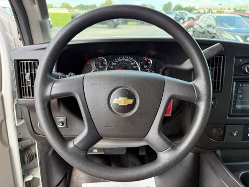 Used 2018 Chevrolet Express 2500 image 22