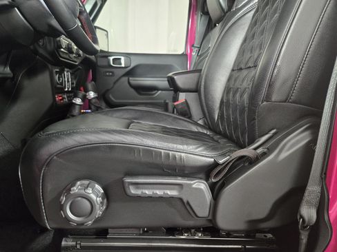 Used 2021 Jeep Wrangler Unlimited Rubicon AWD/4WD image 32