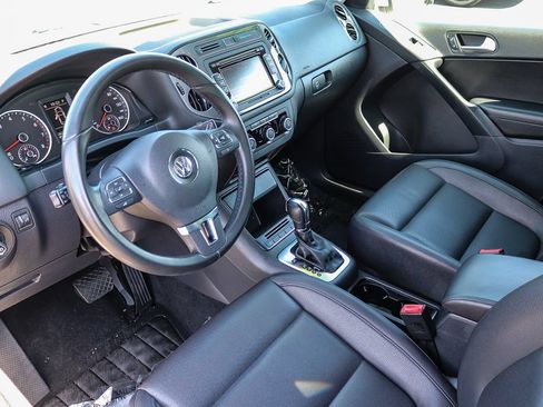 Used 2012 Volkswagen Tiguan S FWD image 17