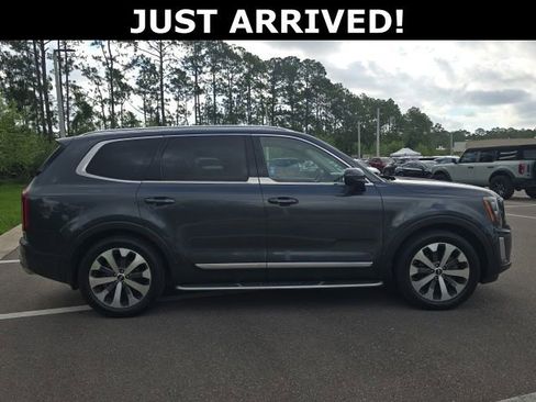 Used 2021 Kia Telluride EX w/ EX Premium Package FWD image 3