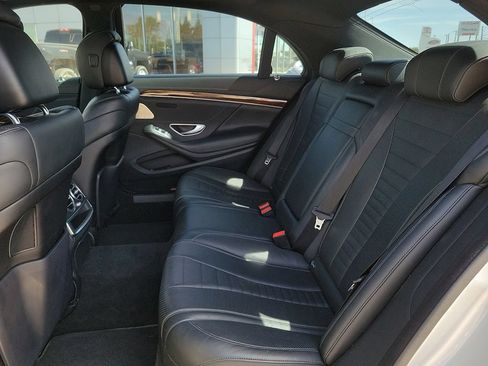 Used 2015 Mercedes-Benz S 550 Sedan image 19