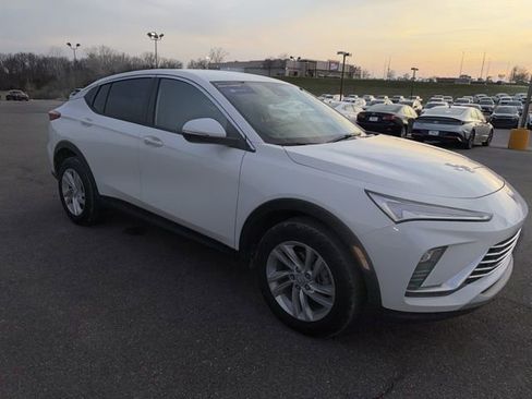 Used 2024 Buick Envista Preferred w/ Convenience I Package image 7