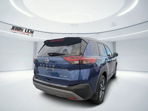 Used 2021 Nissan Rogue SL w/ Premium Package image 3