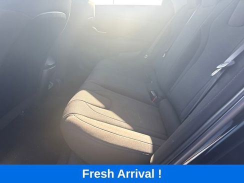 Used 2024 Hyundai Elantra SE FWD image 3