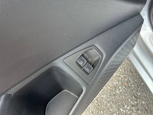 Used 2024 Volkswagen Jetta SE FWD image 40