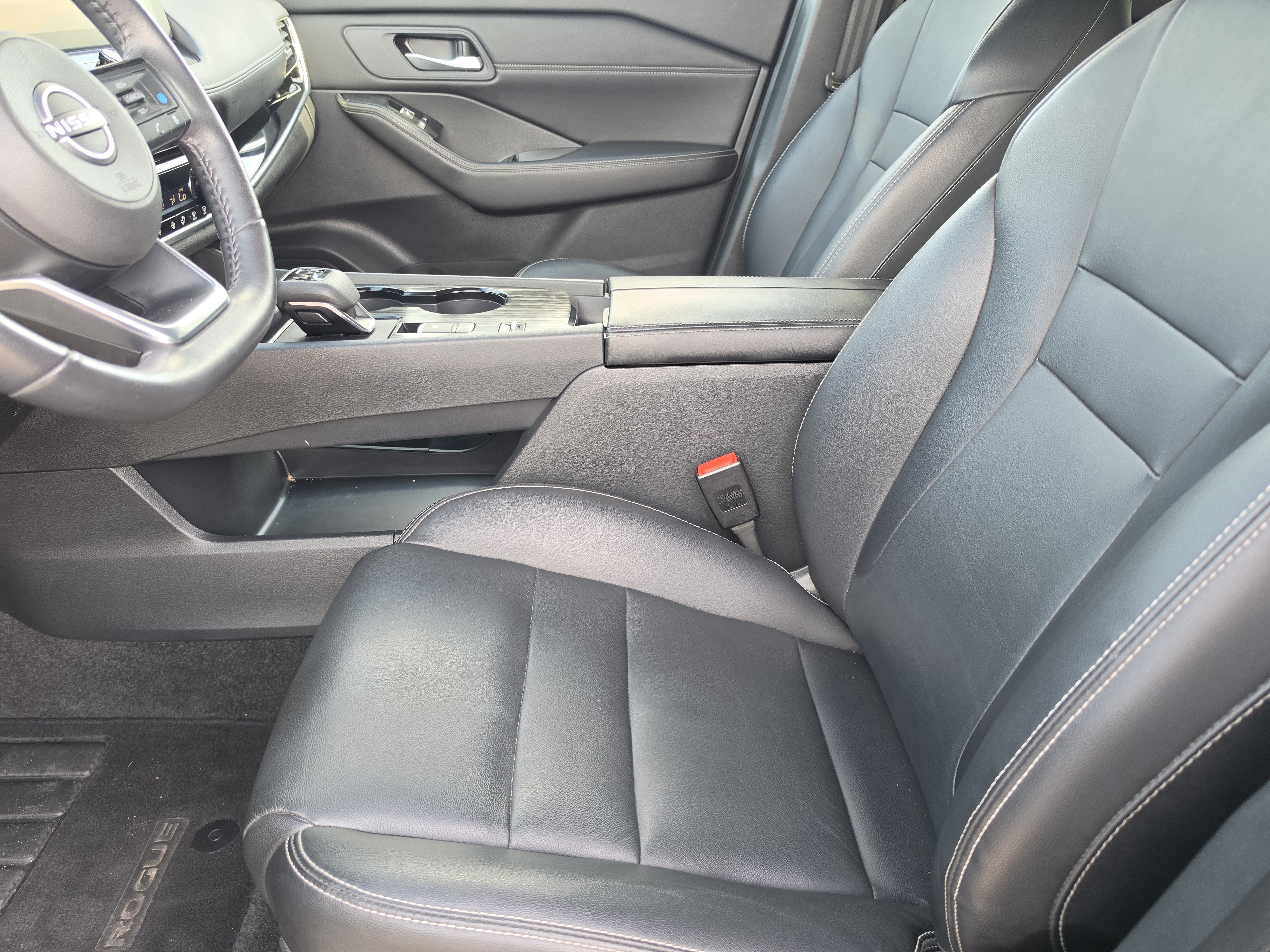 Used 2024 Nissan Rogue SL FWD image 8