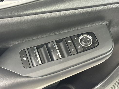 Used 2024 Toyota Prius Prime FWD image 27