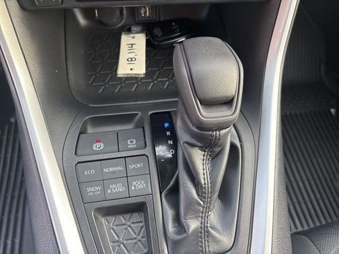 Used 2023 Toyota RAV4 XLE w/ Convenience Package image 12