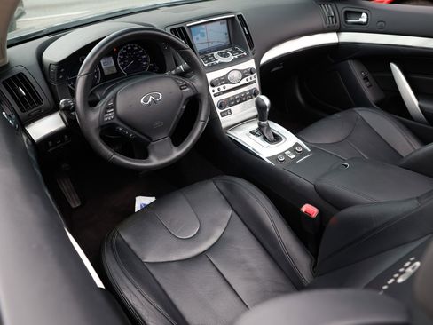 Used 2014 INFINITI Q60 Convertible w/ Premium Package image 6