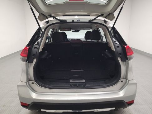 Used 2020 Nissan Rogue S FWD image 29