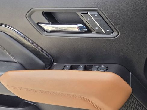 Used 2024 GMC Canyon AT4 w/ AT4 Premium Package image 31