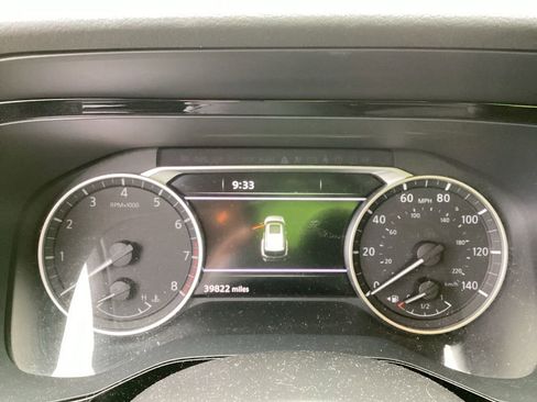 Used 2022 Nissan Pathfinder Platinum image 10